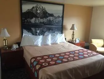 Super 8 By Wyndham Diamondville Motel 2*